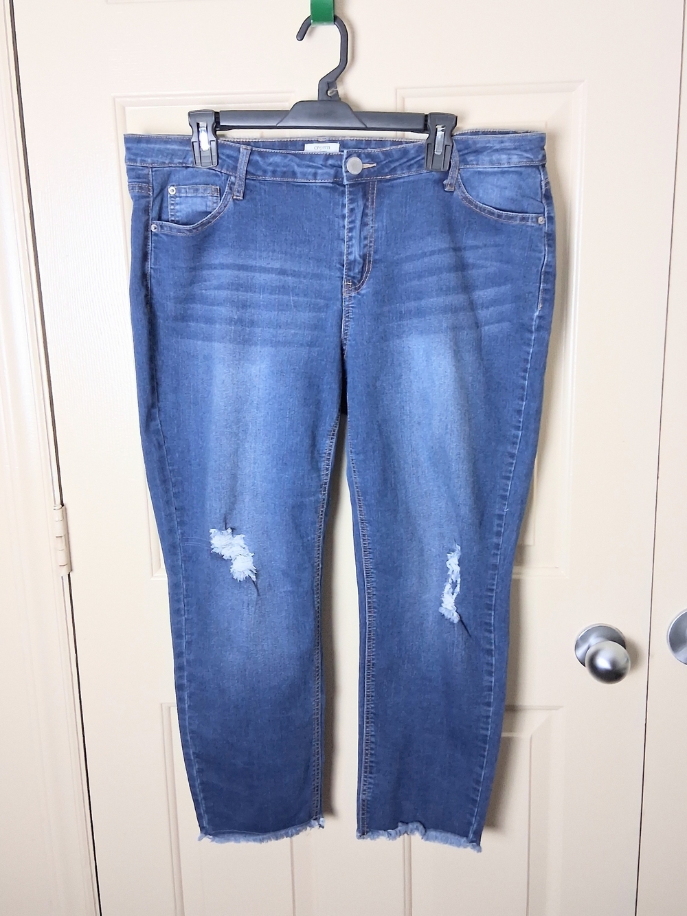 Crown & Ivy Women High Rise Denim Jean Size 16 Fringe Leg